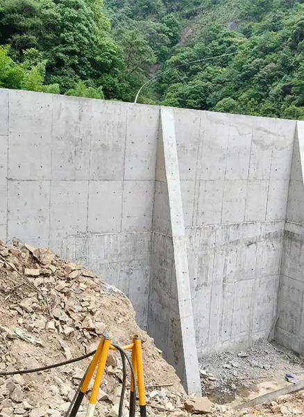 南京溧水县重力式挡土墙